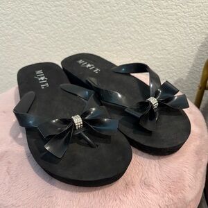 y2K black platform bow flip flop sandals